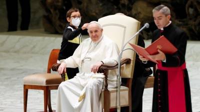 Папа Франциск призвал не возвращать спасенных мигрантов в Ливию