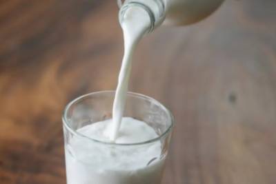 Пластический хирург предупредил о неожиданной опасности молока