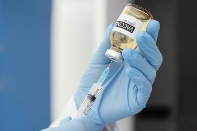 Гинцбург назвал оптимальный срок для повторной вакцинации от COVID-19