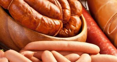 Российские производители колбасы и сосисок предупредили ритейлеров о повышении цен