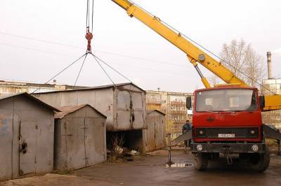 В Смоленске снесут 6 самовольно установленных гаражей