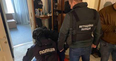 На Буковине перекрыли канал незаконной миграции: нелегалов переправляли под видом студентов (ФОТО)