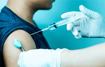 Минздрав признал, что провалил вакцинацию в Беларуси