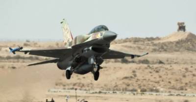 Беннет уехал, удары возобновились: Израиль атаковал запад Сирии