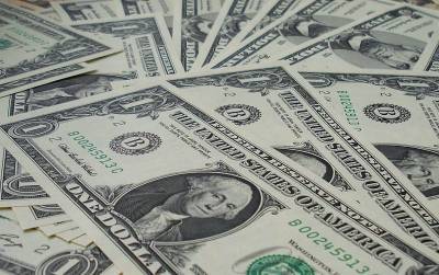 Перевести в доллары, оставить в рублях: эксперт дал рекомендации о сохранении сбережений