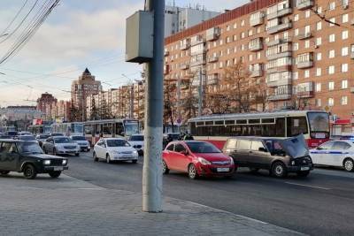 В центре Тулы собралась пробка из-за ДТП на Советской