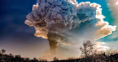 Мощный вулкан Этна напугал жителей итальянских деревень