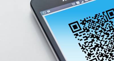 Врачи считают, что система QR-кодов должна действовать, пока не будут привиты 80% россиян