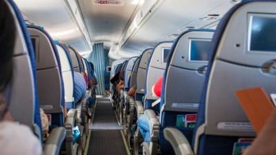 Романтика в воздухе: Летевший в Петербург пассажир сделал предложение стюардессе