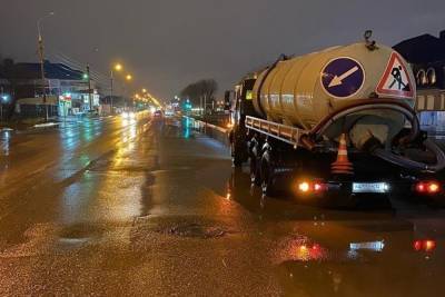 В Краснодаре с десяти улиц произвели откачку воды из-за ливня