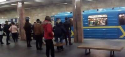 Несчастье произошло с украинкой в метро: тело лежит в черном пакете, детали