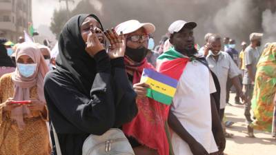 Судан: задержание премьера и забастовка медиков