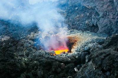 На Сицилии вновь началось извержение вулкана Этна