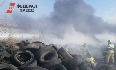 В промзоне Новосибирска разгорелся крупный пожар