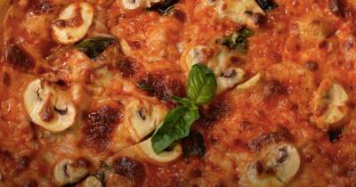 Невероятные приключения итальянского блюда: готовим пиццу по-русски