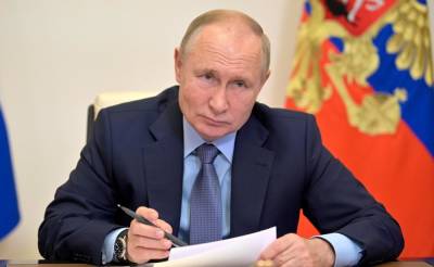 Президент Путин поручил дать работающим россиянам оплачиваемые выходные на вакцинацию