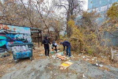 В Ленинском районе продолжают бороться с мусором