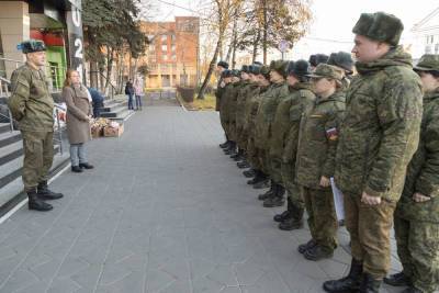 По инициативе Алексея Дюмина на помощь врачам ковидных госпиталей региона прибыли еще 35 военных медработников
