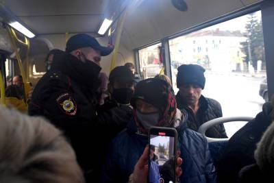 В Твери оштрафовали 50 нарушителей, которые ездили без масок