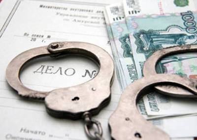 В Екатеринбурге задержали таксиста, укравшего деньги у пенсионерки, которую он вез