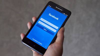 СМИ: Соцсеть Facebook стала менее популярной среди молодежи США