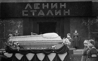 Секретные похороны Сталина: что с ними было не так - Русская семеркаРусская семерка