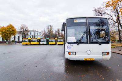 Срок действия транспортной карты для школьников за октябрь увеличили в Пскове