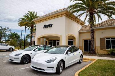 Сервис проката Hertz заказал 100 тысяч электромобилей Tesla на сумму $4,2 млрд — это крупнейшая в истории сделка подобного рода