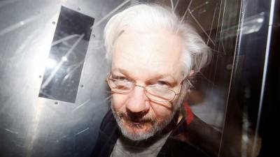 Главред WikiLeaks допустил обращение Ассанжа к РФ с просьбой об убежище