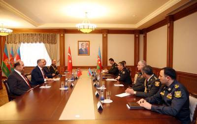 Закир Гасанов встретился с руководством Турецкого национального университета обороны (ФОТО)