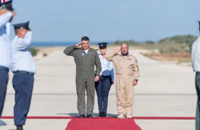 Командующий авиации ОАЭ впервые посетил Израиль