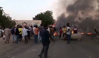 Омар Аль-Башира - Абдель Фаттах Аль-Бурхан - Два человека погибли при разгоне демонстрации в Судане - newizv.ru - Судан