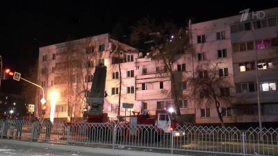 В Набережных Челнах в результате взрыва газа частично обрушились два этажа жилой пятиэтажки