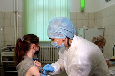 Минздрав РФ утвердил форму сертификата о вакцинации против коронавируса
