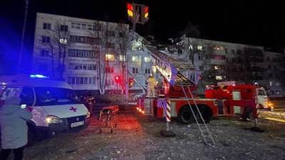 «Из-под завалов спасли четырёх человек»: что известно о взрыве в жилом доме в Набережных Челнах