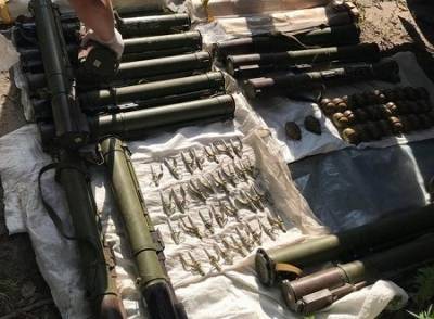Воюющие в Донбассе боевики наводнили Украину оружием