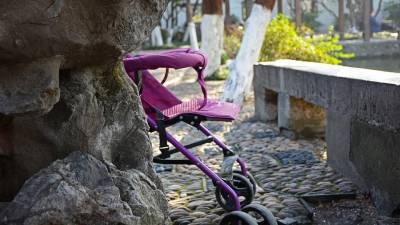Красноярец попал под суд за кражу детской коляски для новорождённой дочери