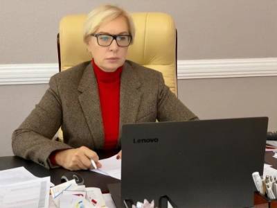 Денисова прокомментировала приказ Минздрава об обязательной вакцинации представителей отдельных профессий