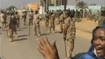 От военных в Судане потребовали отпустить представителей правительства