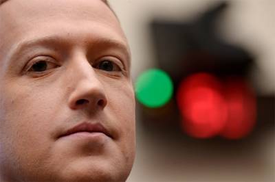 Цукерберг заявил о скоординированных попытках оклеветать Facebook