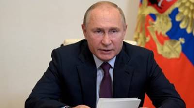 Путин поручил давать россиянам два выходных за вакцинацию от COVID-19