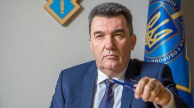 Данилов предложил не пускать в Раду невакцинированных депутатов