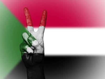 США, Британия и Норвегия призвали военных Судана освободить гражданское правительство