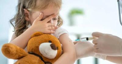 Вакцина - трехлеткам: в Китае начнут прививать детсадовцев от COVID