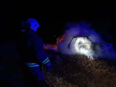 На трассе под Астраханью дотла сгорел автомобиль