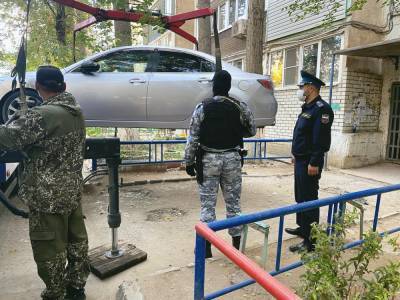 Астраханец лишился своего авто, задолжав ребенку более 700 тысяч