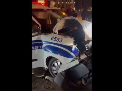 В Баку Gelandewagen столкнулся с полицейским автомобилем, есть пострадавший (ВИДЕО)