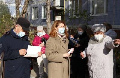 Юлия Рокотянская провела выездной приём граждан в поселке Юбилейный