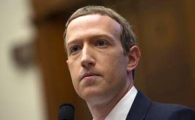Основатель соцсети Facebook Марк Цукерберг счел новые расследования о проблемах компании клеветой
