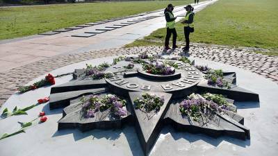 Во Львове начался демонтаж Звезды Победы на мемориале «Марсово поле»